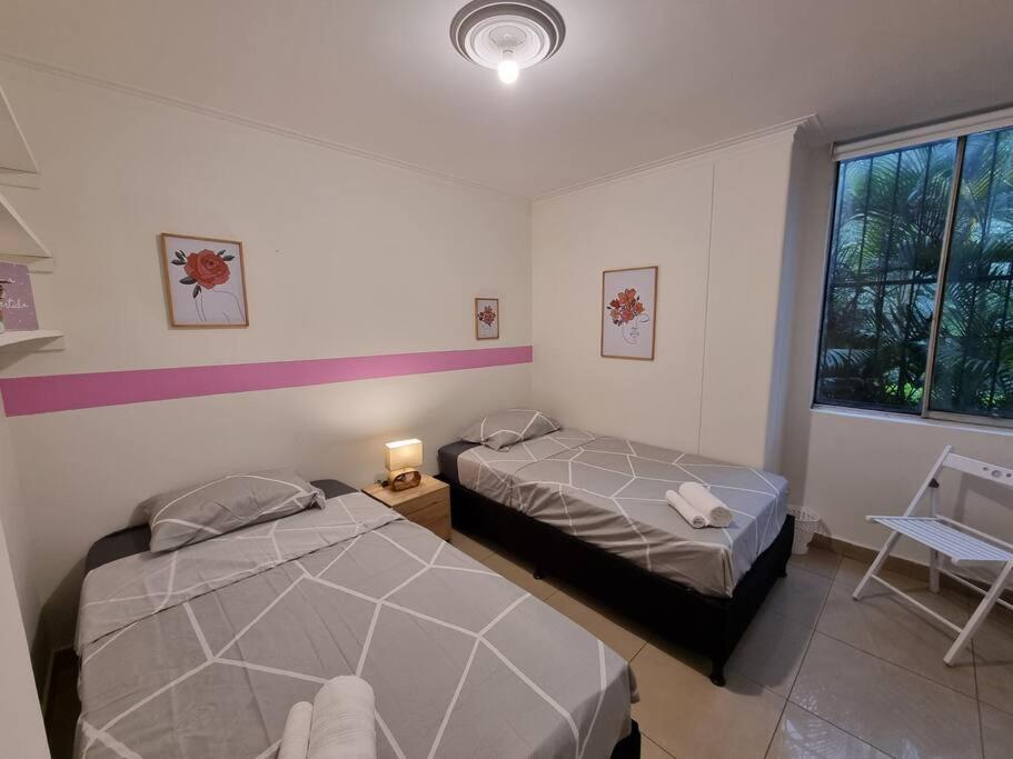Appartamento El Jardin De Manila Medellín Esterno foto