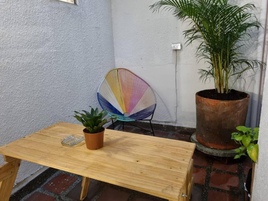 Appartamento El Jardin De Manila Medellín Esterno foto